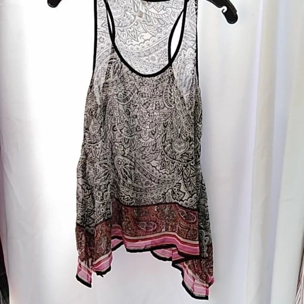 Xhileration top 